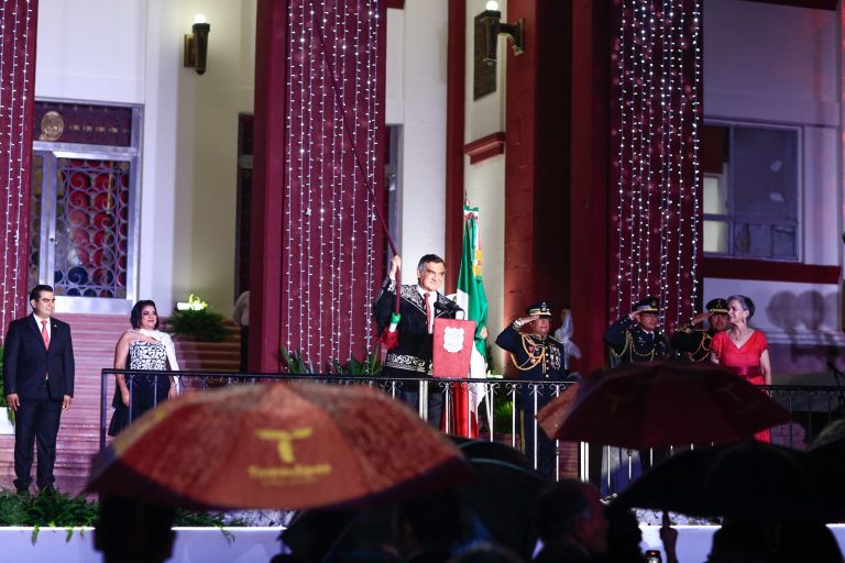 Vivan las mujeres y los hombres de la transformación: Américo