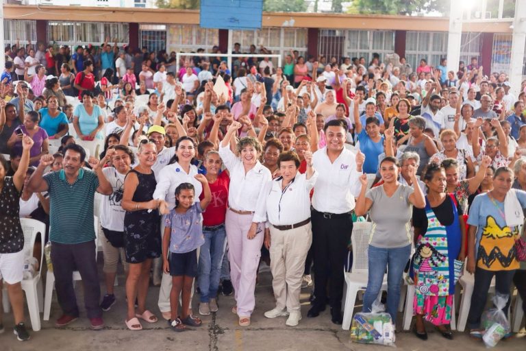 Cumple gobernador con despicadoras